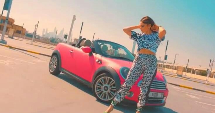2 Seater Car Lyrics – Kanika Kapoor